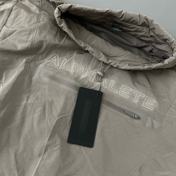 Alphalete Windbreaker - Picture 2 of 3